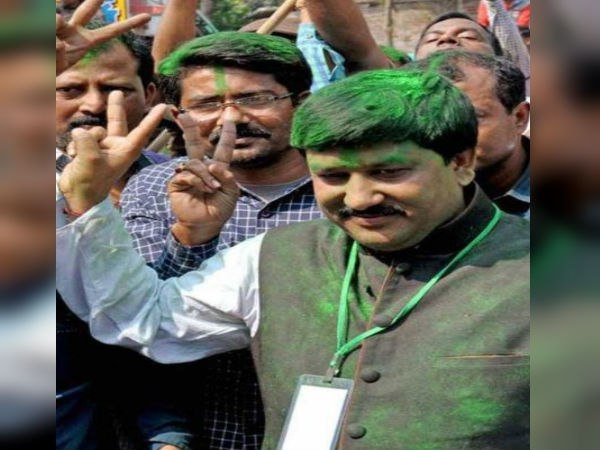 पश्चिम बंगाल: TMC विधायक सत्यजीत बिश्वास की गोली मारकर हत्या पश्चिम बंगाल: TMC विधायक सत्यजीत बिश्वास की गोली मारकर हत्या