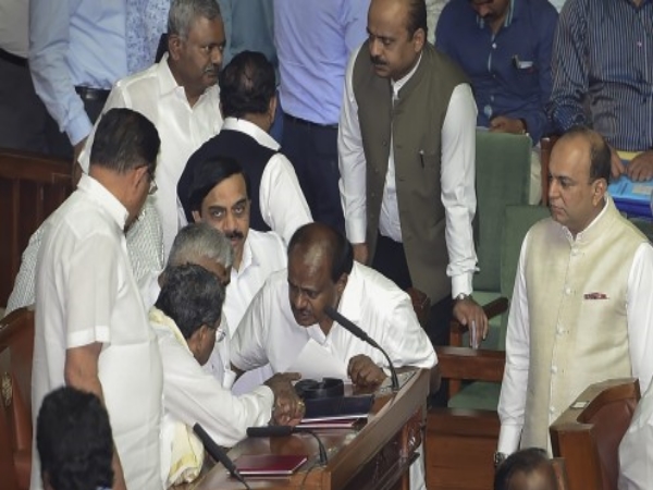 कर्नाटक में सरकार को अस्थिर करने का खेल फिर हुआ शुरू कर्नाटक में सरकार को अस्थिर करने का खेल फिर हुआ शुरू