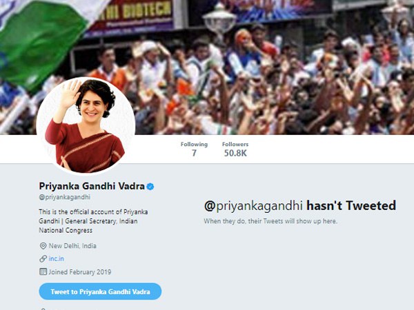 कांग्रेस पार्टी के आधिकारिक अकाउंट समेत इन दिग्गजों को कर रही हैं फॉलो