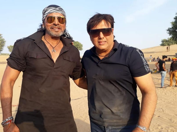 टीवी चालू था और पास में थी शराब की बोतल