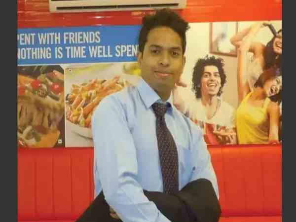 a boy died from falling off local train in mumbai