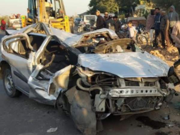 four killed road accident in gujarat junagadh
