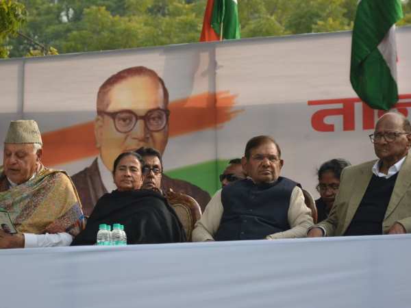 आप की तानाशाही हटाओ लोकतंत्र बचाओ रैली में बोलीं ममता- लेफ्ट और कांग्रेस से राज्य में लड़ाई, केंद्र में हम सब साथ