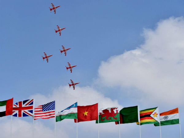 1998 में पहला पब्लिक डिस्‍प्‍ले 