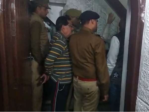 पुलिस को वजह का पता नहीं चला