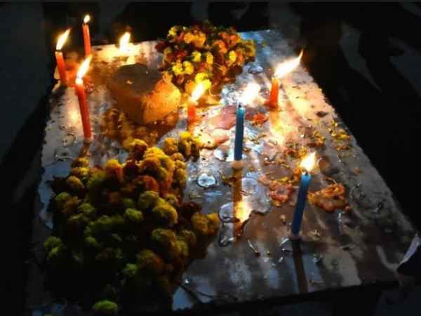 आरोपी युवक को बचा कर ले गई पुलिस आरोपी युवक को बचा कर ले गई पुलिस