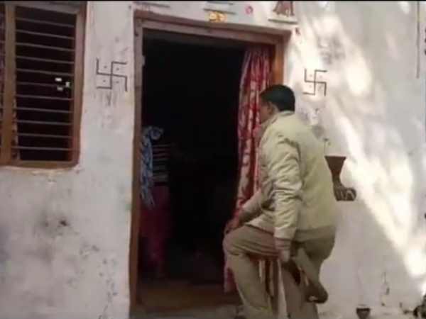 किशोरी से अश्लील हरकत