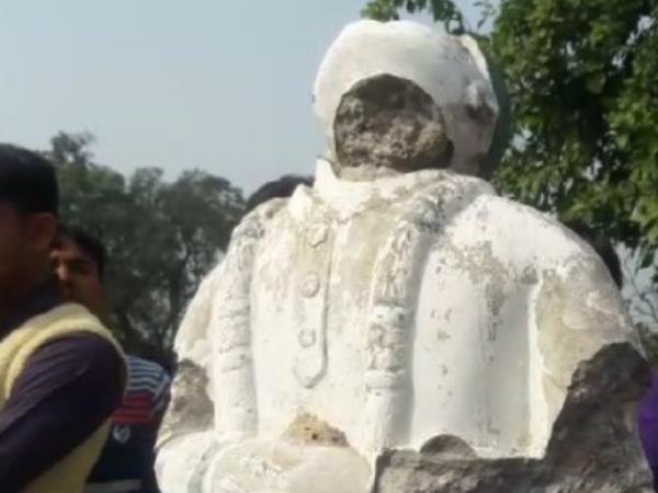 Statue of Chaudhry Charan Singh broken in Barabanki Statue of Chaudhry Charan Singh broken in Barabanki