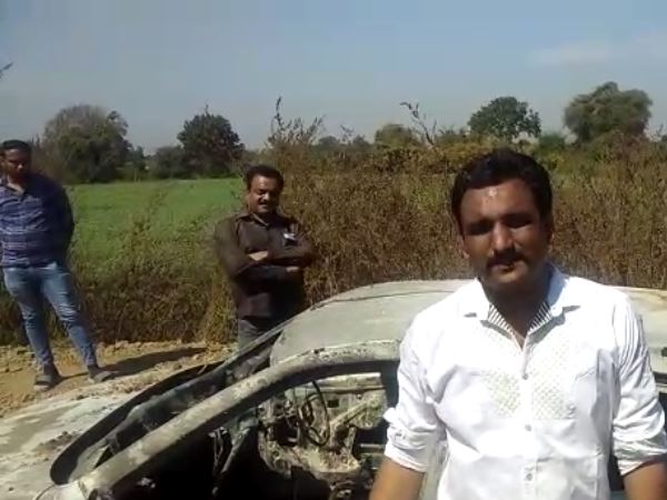 Fire in car at khargone MP, 3 young men are Safe