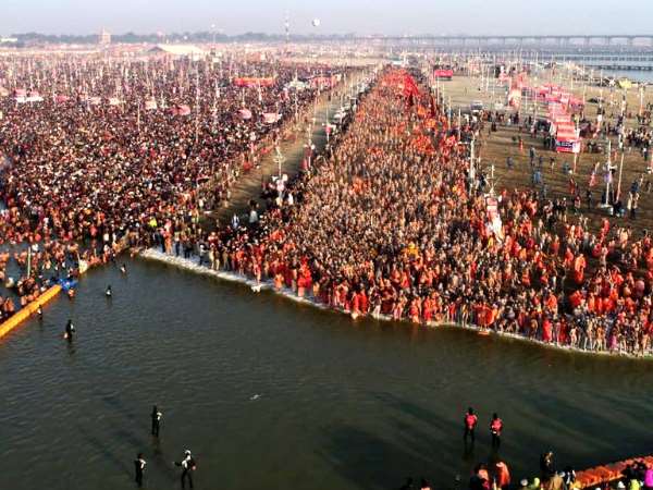 संतों का लेंगे आशीर्वाद संतों का लेंगे आशीर्वाद