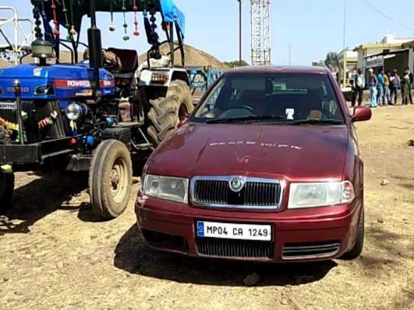 Sagar police arrest two girls in liquor smuggling case