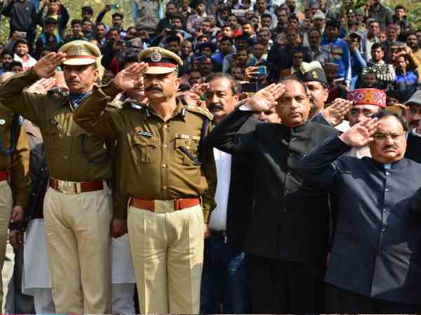 अंतिम संस्कार में मौजूद रहे सीएम अंतिम संस्कार में मौजूद रहे सीएम