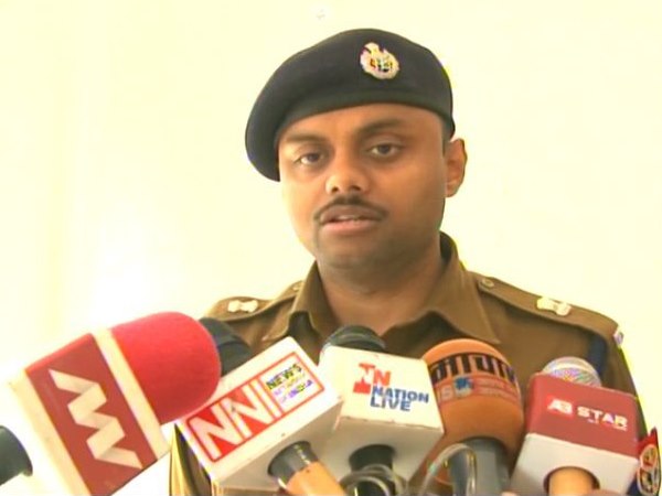 agra police arrested two mobile thieves agra police arrested two mobile thieves