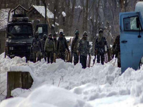 बर्फबारी की वजह से होती है दिक्कत