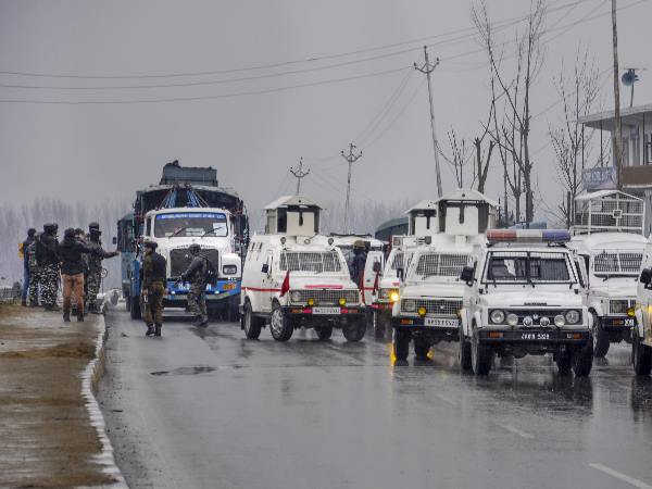 काफिले में कैसे दाखिल हुआ फिदायीन आतंकी