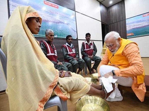 'कभी नहीं सोचा था कि प्रधानमंत्री हमारे पैर पखारेंगे'