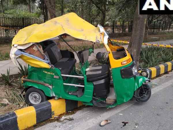 https://hindi.oneindia.com/news/india/pulwama-attack-mamata-banerjee-asks-why-this-happened-ahead-lok-sabha-elections-493756.html