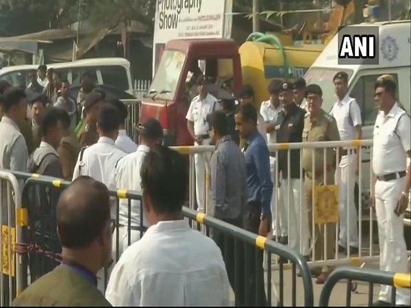 कल सीबीआई अधिकारियों को पुलिस ने हिरासत में ले लिया था