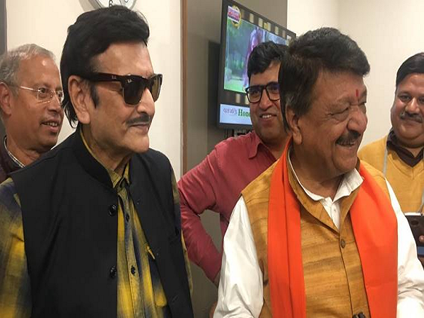 Veteran actor Biswajit Chatterjee joined the Bharatiya Janata Party Veteran actor Biswajit Chatterjee joined the Bharatiya Janata Party