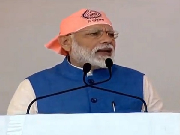 वाराणसी के दौरे पर हैं पीएम मोदी