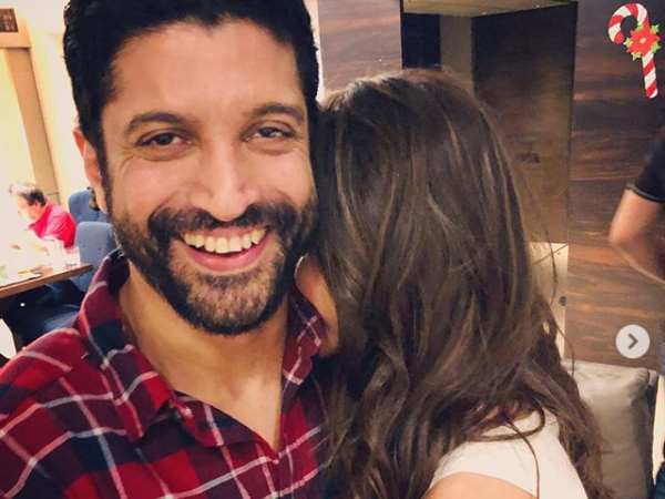 स्काई इज पिंक में नजर आएंगे फरहान