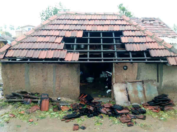 'छौपदी' परंपरा के चलते झोपड़ी में रहने को हुई मजबूर 'छौपदी' परंपरा के चलते झोपड़ी में रहने को हुई मजबूर