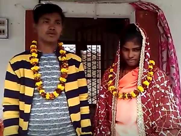 प्रेमी के जेल से छूटते ही उसके पास पहुंची प्रेमिका