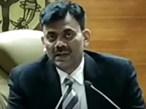 मामले की जांच की जा रही है मामले की जांच की जा रही है