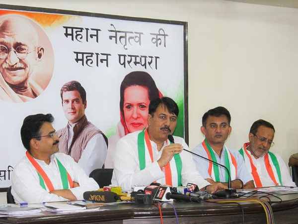 इनके हाथ जा सकती है गुजरात कांग्रेस की कमान