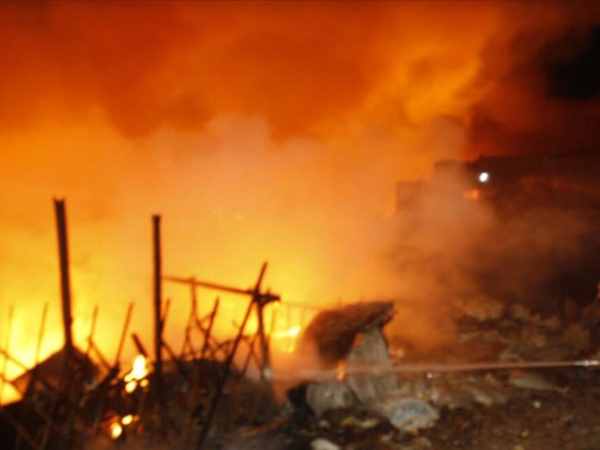 Rajkot: huts burned in the slum area, protest against CM Rupani