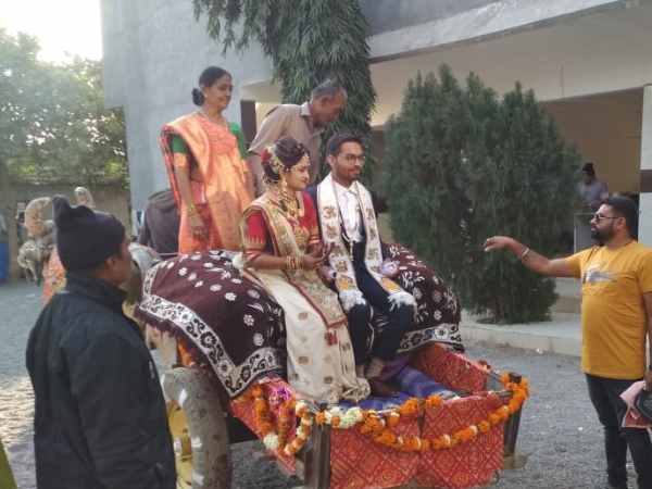  200 लोगों की बारात, 11 बैलगाड़ियों का इंतजाम 