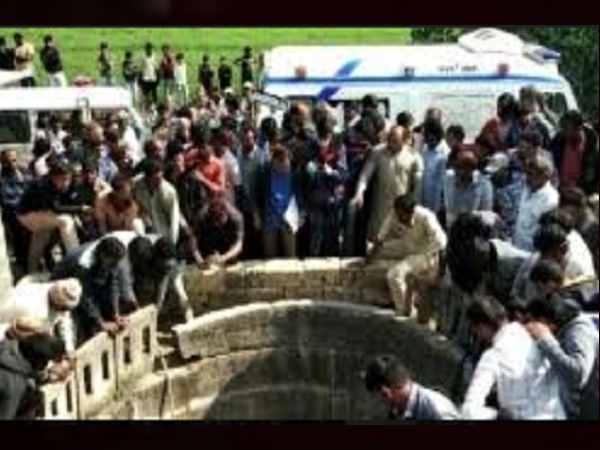 Gujarat: Woman ‘jumps into well’ with four kids, One saved