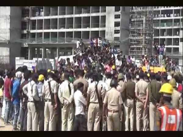 Worker Dies at surat diamond bourse building