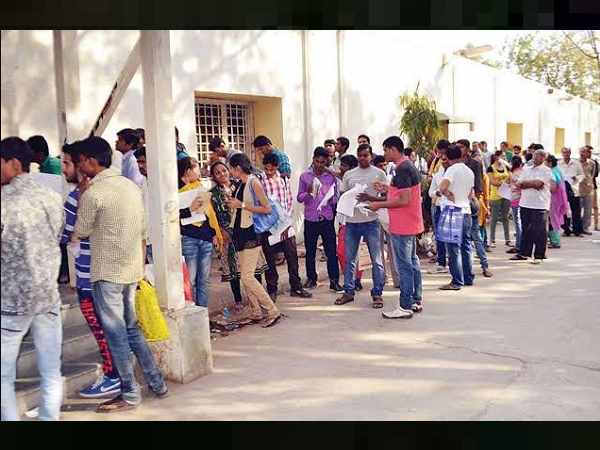 ड्राइविंग लाइसेंस नवीनीकरण को देने होंगे 400 रुपए