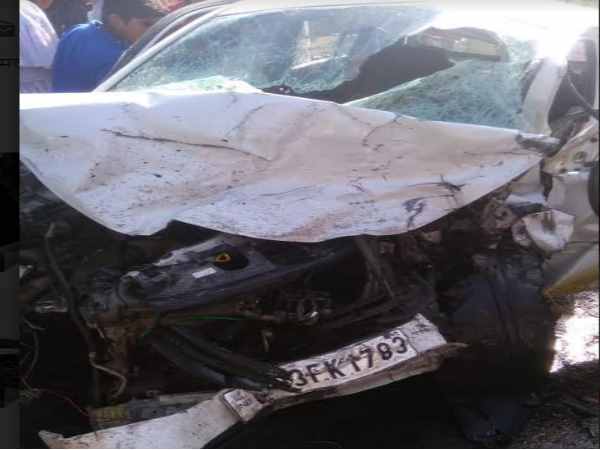 Horrific accident between two car at rajkot, 3 deaths and 9 injured