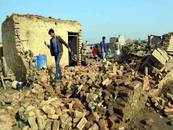 houses collapse after heavy storm hits noida houses collapse after heavy storm hits noida