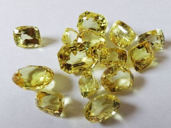 पुखराज धारण करने से मिलेगा सन्तान सुख 