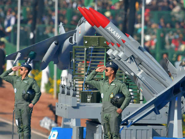 कितना कैश किस सेना को 