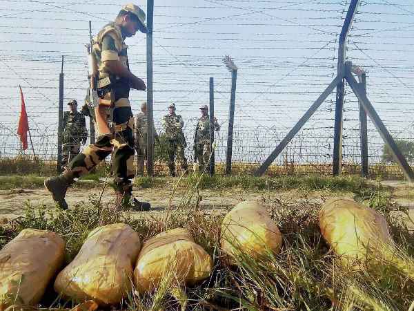 सीमा पर सेना के साथ दुश्मनों से लड़ने की जताई इच्छा सीमा पर सेना के साथ दुश्मनों से लड़ने की जताई इच्छा