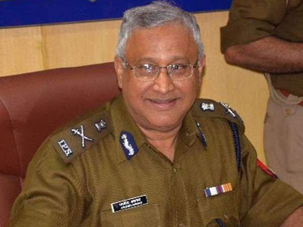 'एम' होना गुनाह है