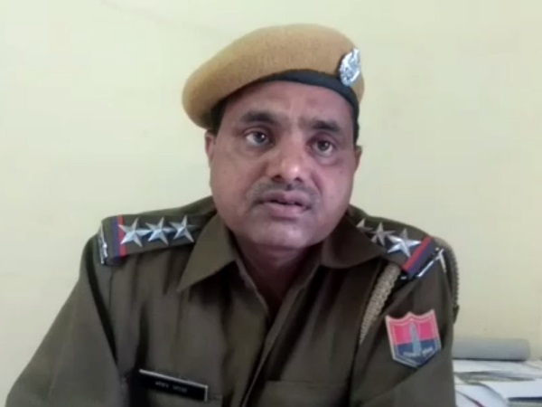 पत्नी ने छत से नीचे गिराया