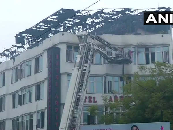 दिल्ली के होटल में अग्निकांड: पुलिस ने इन धाराओं के तहत दर्ज किया केस दिल्ली के होटल में अग्निकांड: पुलिस ने इन धाराओं के तहत दर्ज किया केस