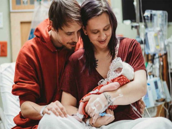 पैदा होते ही नहीं बचेगी बच्ची, मां को पता था फिर भी अंगदान के लिए दिया जन्म पैदा होते ही नहीं बचेगी बच्ची, मां को पता था फिर भी अंगदान के लिए दिया जन्म