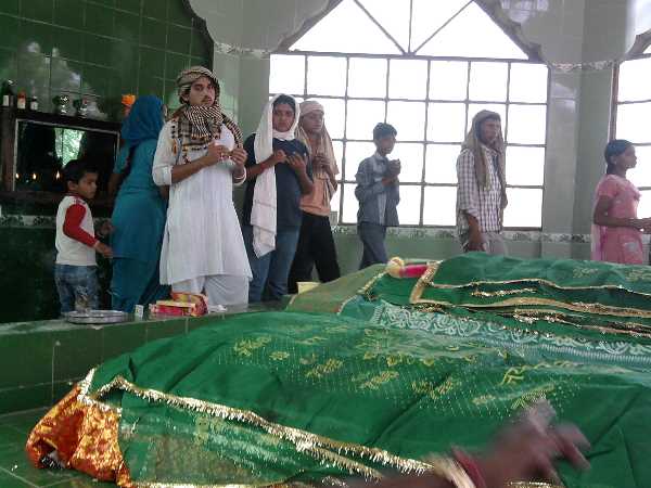 65 साल से लग रहा मेला