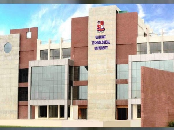 जम्मू-कश्मीर के लगभग 100 छात्र जीटीयू में जम्मू-कश्मीर के लगभग 100 छात्र जीटीयू में