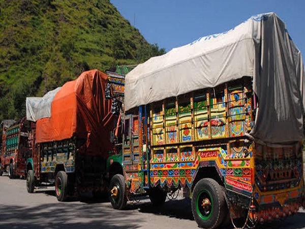 Pulwama attack: Gujarat tomato growers stop export to Pakistan