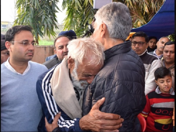 रात 12 बजे मनिंदर सिंह के घर फोन की घंटी बजी