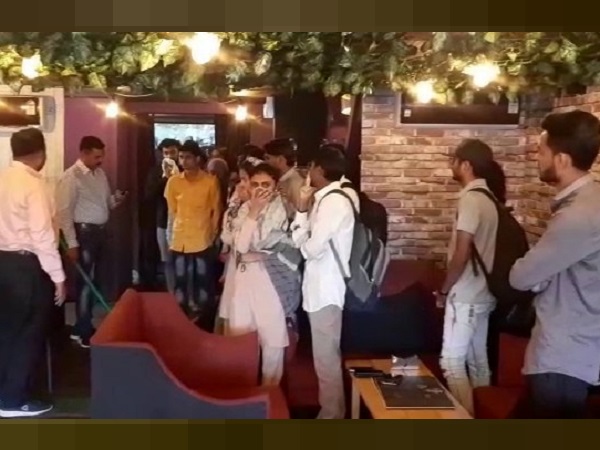 कॉलेजियन यूथ्स को अक्सर देखा जाता था