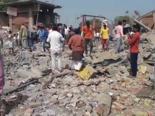 थाना और चौकी प्रभारी सस्पेंड थाना और चौकी प्रभारी सस्पेंड