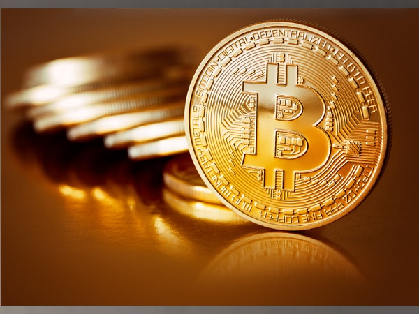 Surat, Bitcoin, Bitcoin case, Bitcoin fraudsters, bitcoin price, bitcoin news, bitcoin price in india, सूरत, गुजरात, बिटकॉइन, सीआईडी, पर्दाफाश, बिटकॉइन क्या है, बिटकॉइन कितने का है, भारतीय रुपया